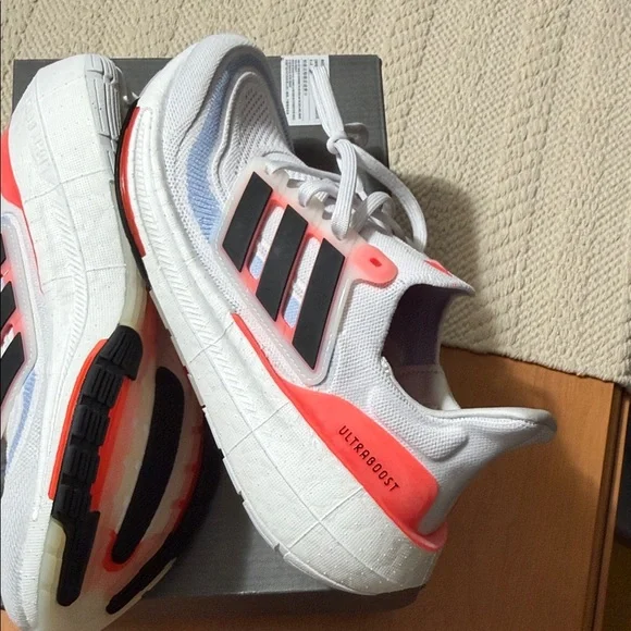 Adidas Ultraboost Light M7/W8.5/40. NIB - Picture 14 of 17